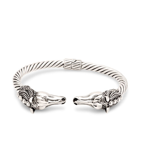  Silver cable bangle With Horse motif