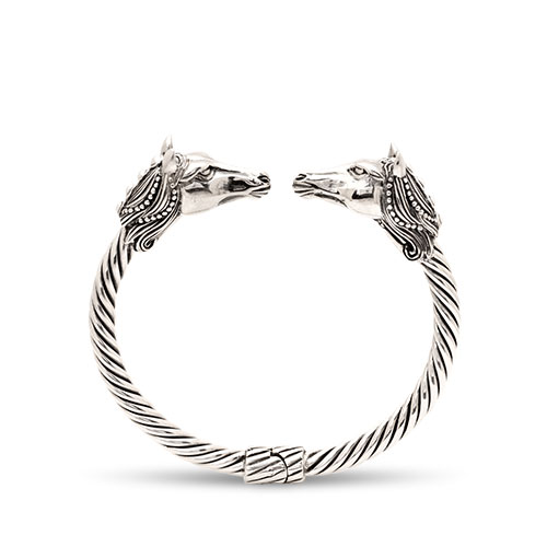  Silver cable bangle With Horse motif