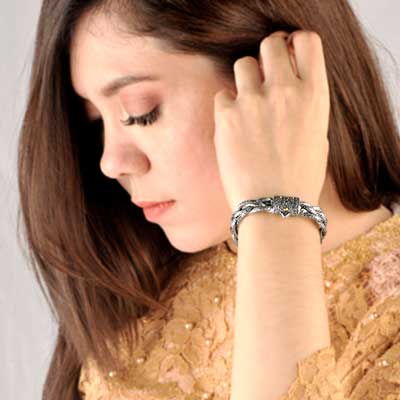 Gold & Silver bracelet, scale dragon chain round 6mm, spring lock with 18K gold hammer motif and white topaz pave stones