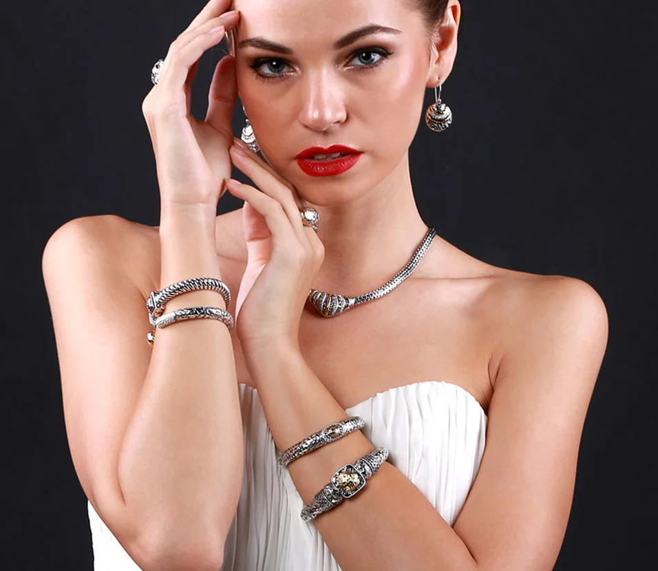BEAUTIFUL PIECES INSPIRED BY TRADITION