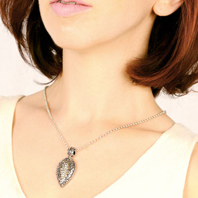 Gold & Silver bracelet, scale dragon chain round 6mm, spring lock with 18K gold hammer motif and white topaz pave stones