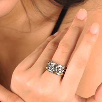 Gold & Silver bracelet, scale dragon chain round 6mm, spring lock with 18K gold hammer motif and white topaz pave stones